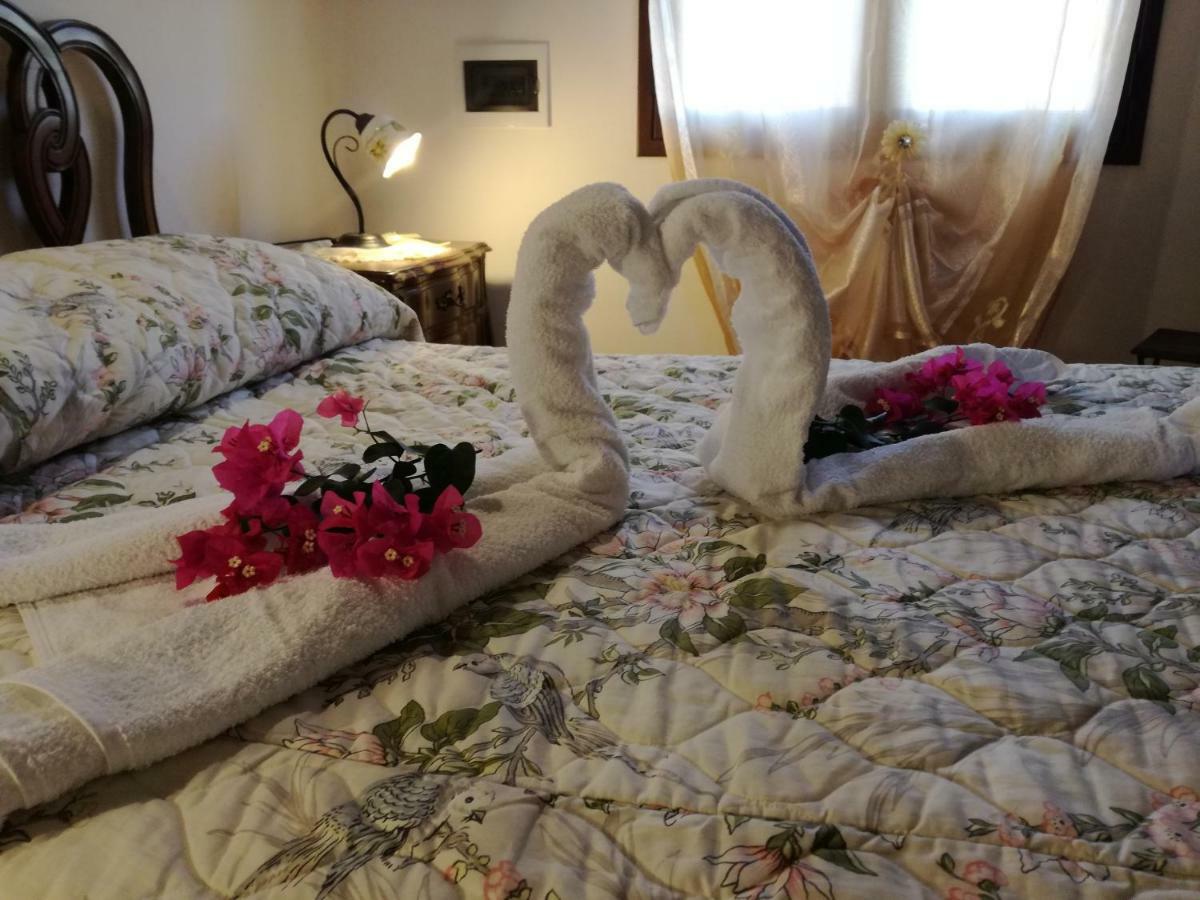 トレ・フォンターネ Casa Vacanze Mediterraneoヴィラ エクステリア 写真