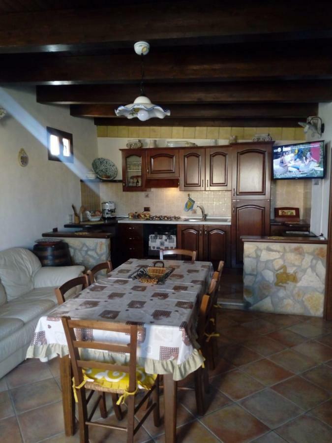 トレ・フォンターネ Casa Vacanze Mediterraneoヴィラ エクステリア 写真